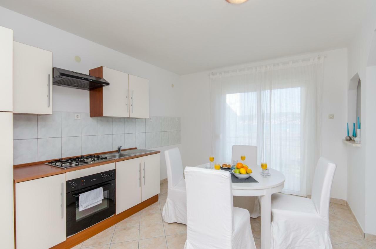 Bridge And Beach Apartments Τρογκίρ Εξωτερικό φωτογραφία
